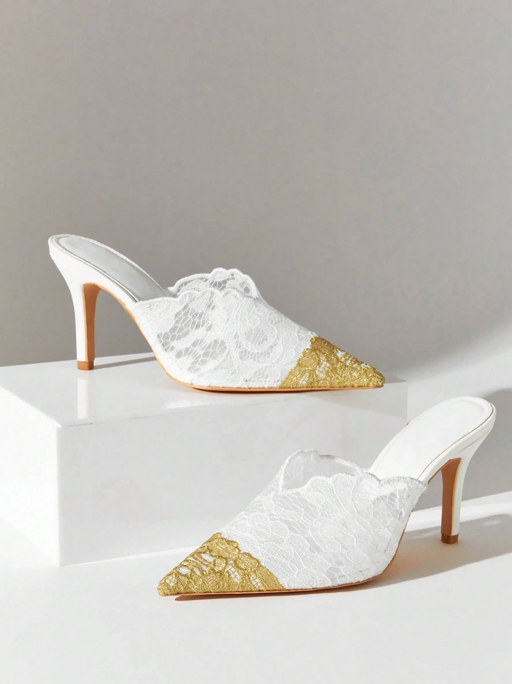 Milano Lace Pumps White
