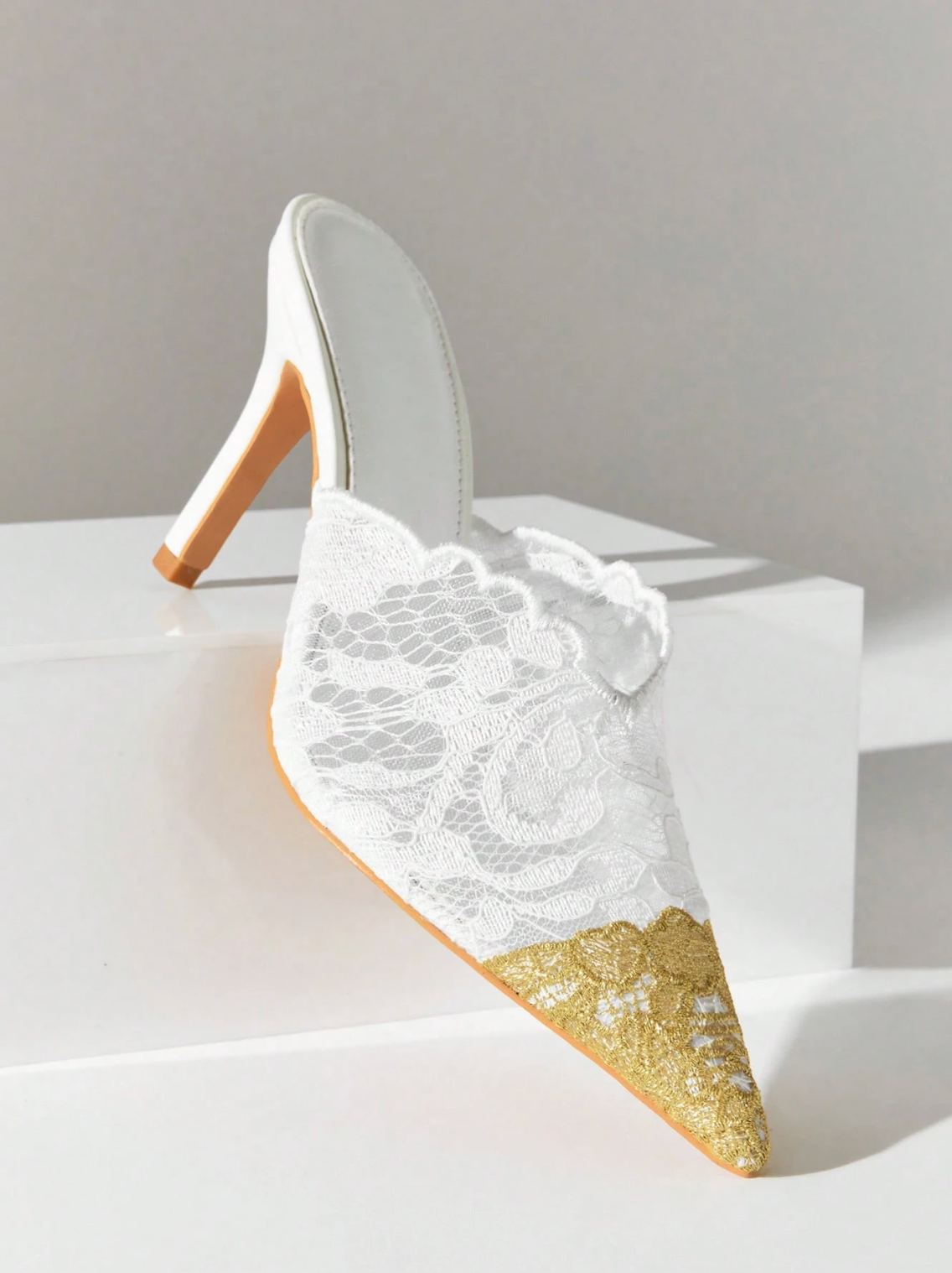 Milano Lace Pumps White