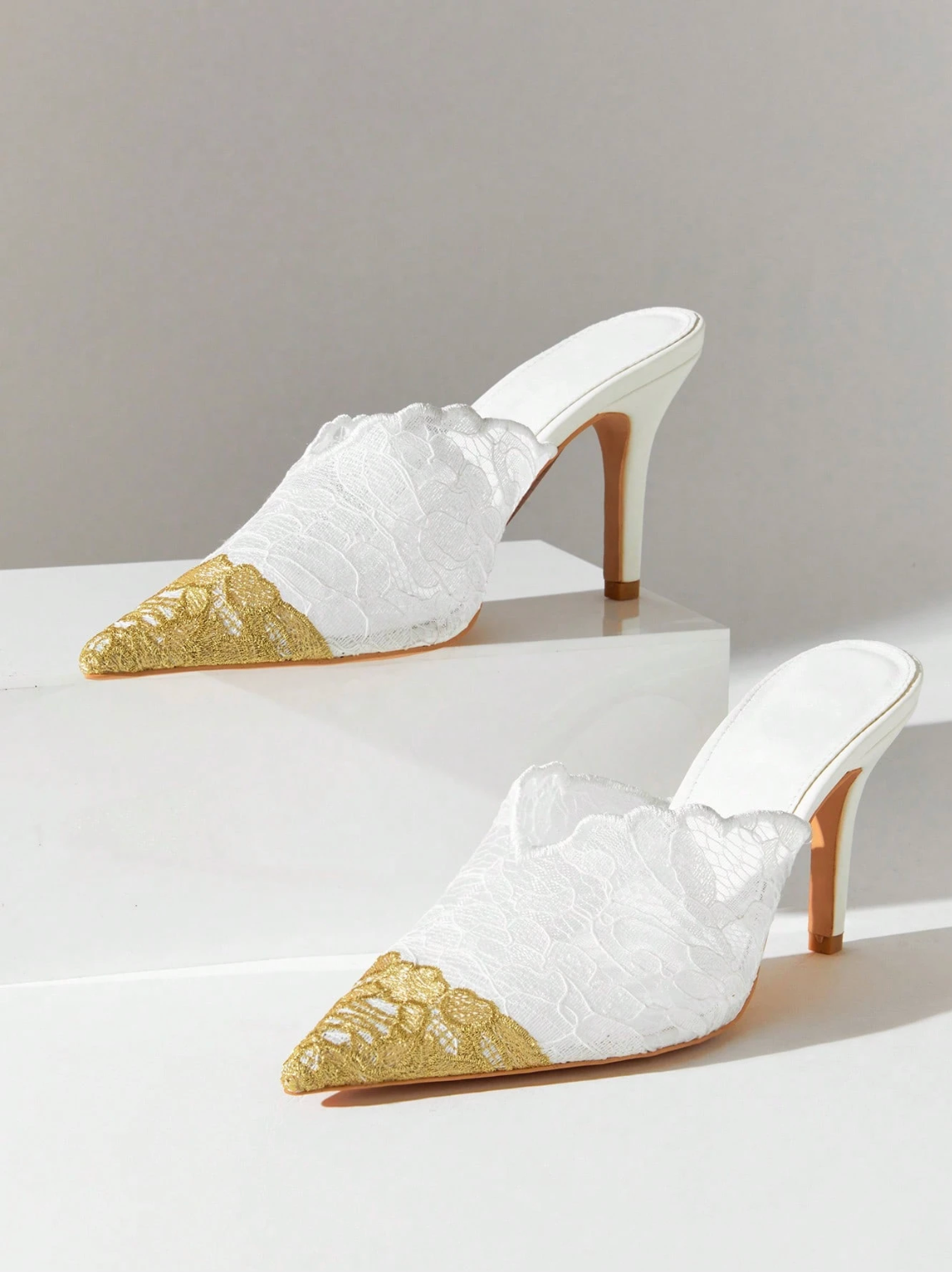 Milano Lace Pumps White