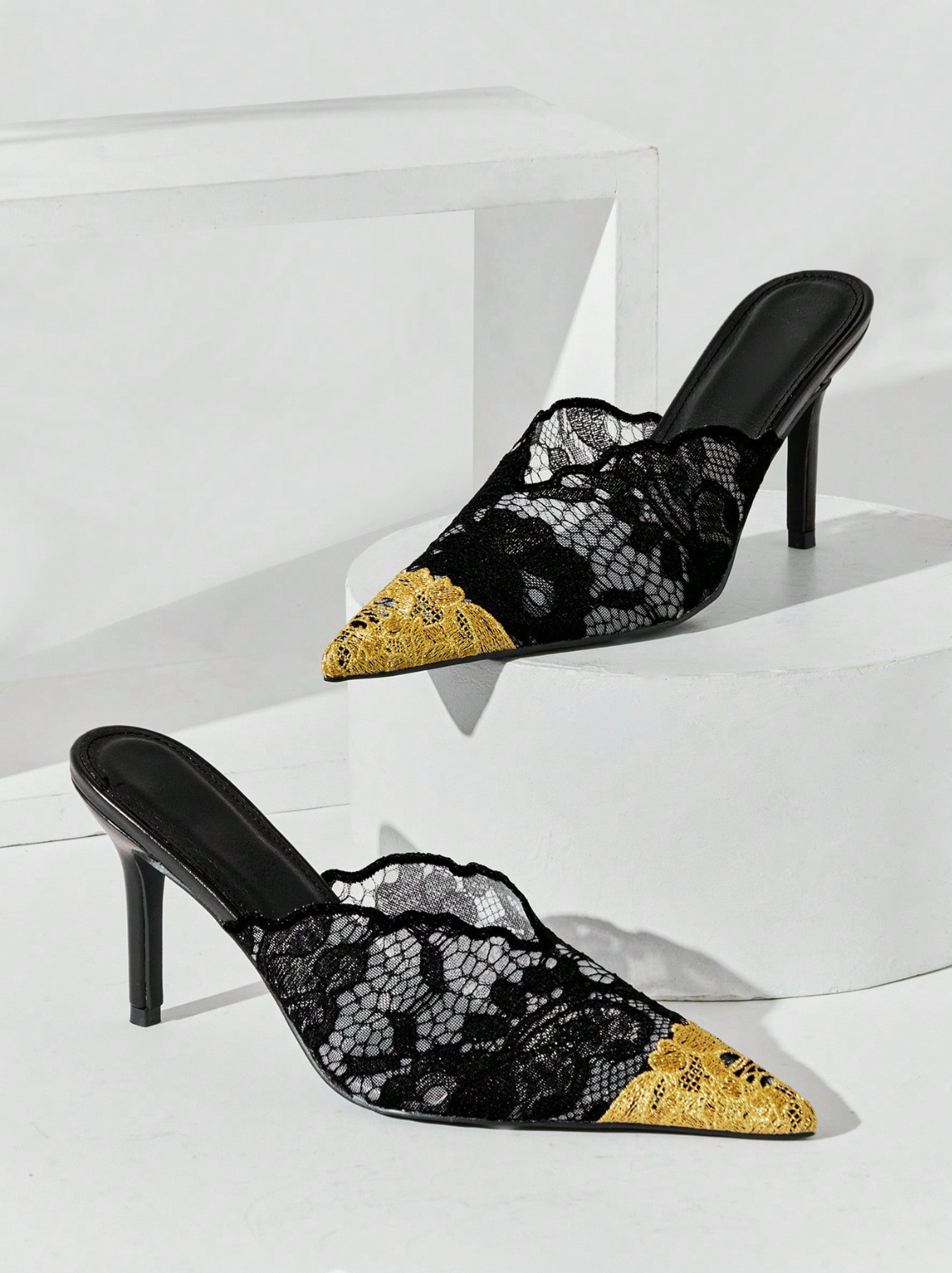 Milano Lace Pumps Black
